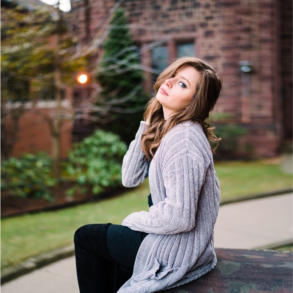 Meet your Posher, Nicole - Picture 3 of 3